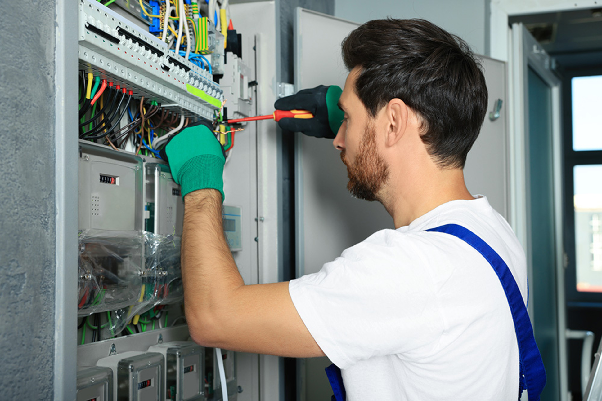 Nieder&shy;spannungs&shy;anlagen bei AMA Elektro in Backnang